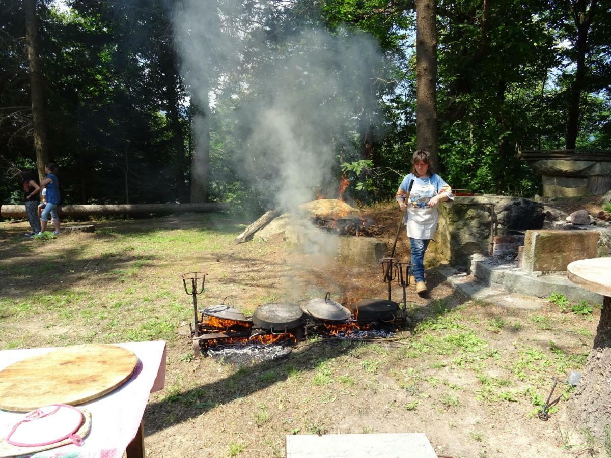 Camping Grondola - Federicofarm Pontremoli Exteriör bild